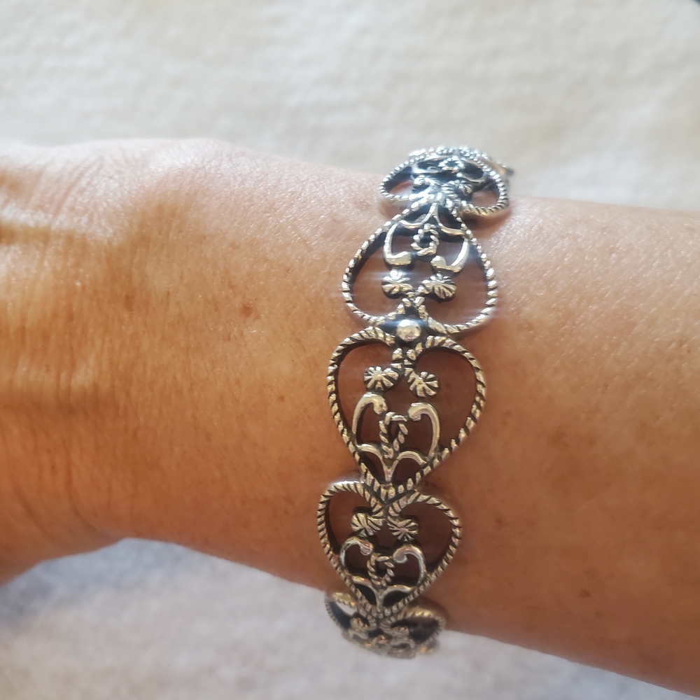 Silver 925 Bangle Filagree Heart Bracelet (9“ circumference)